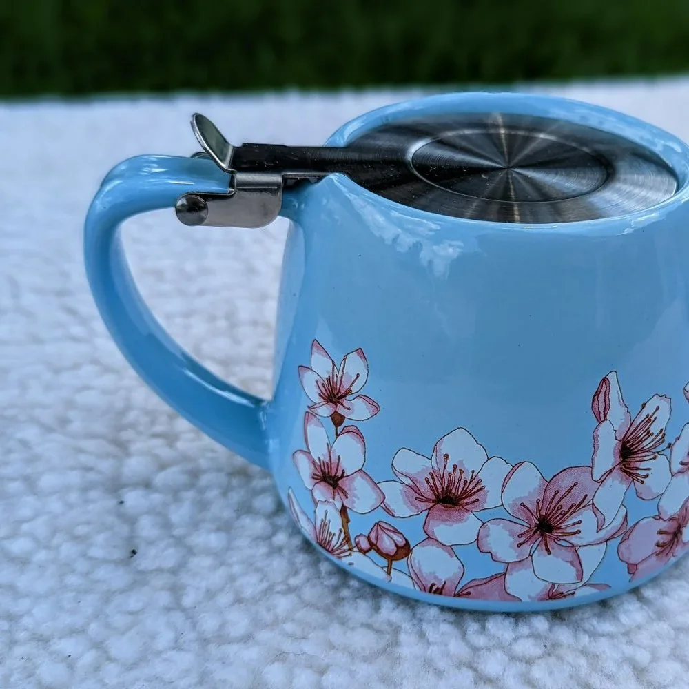 NWOT ALFRED Ceramic & Stainless Steel Teapot 20 oz Infuser Blue Cherry Blossoms